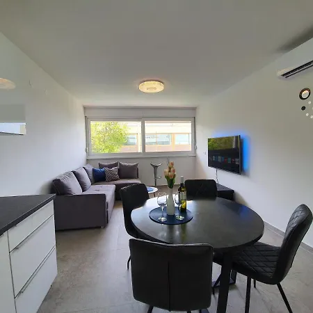 Apartman Mna *
